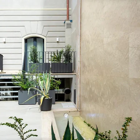 Fortyfive Squared فندق