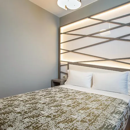 Fortyfive Squared 4* Rome